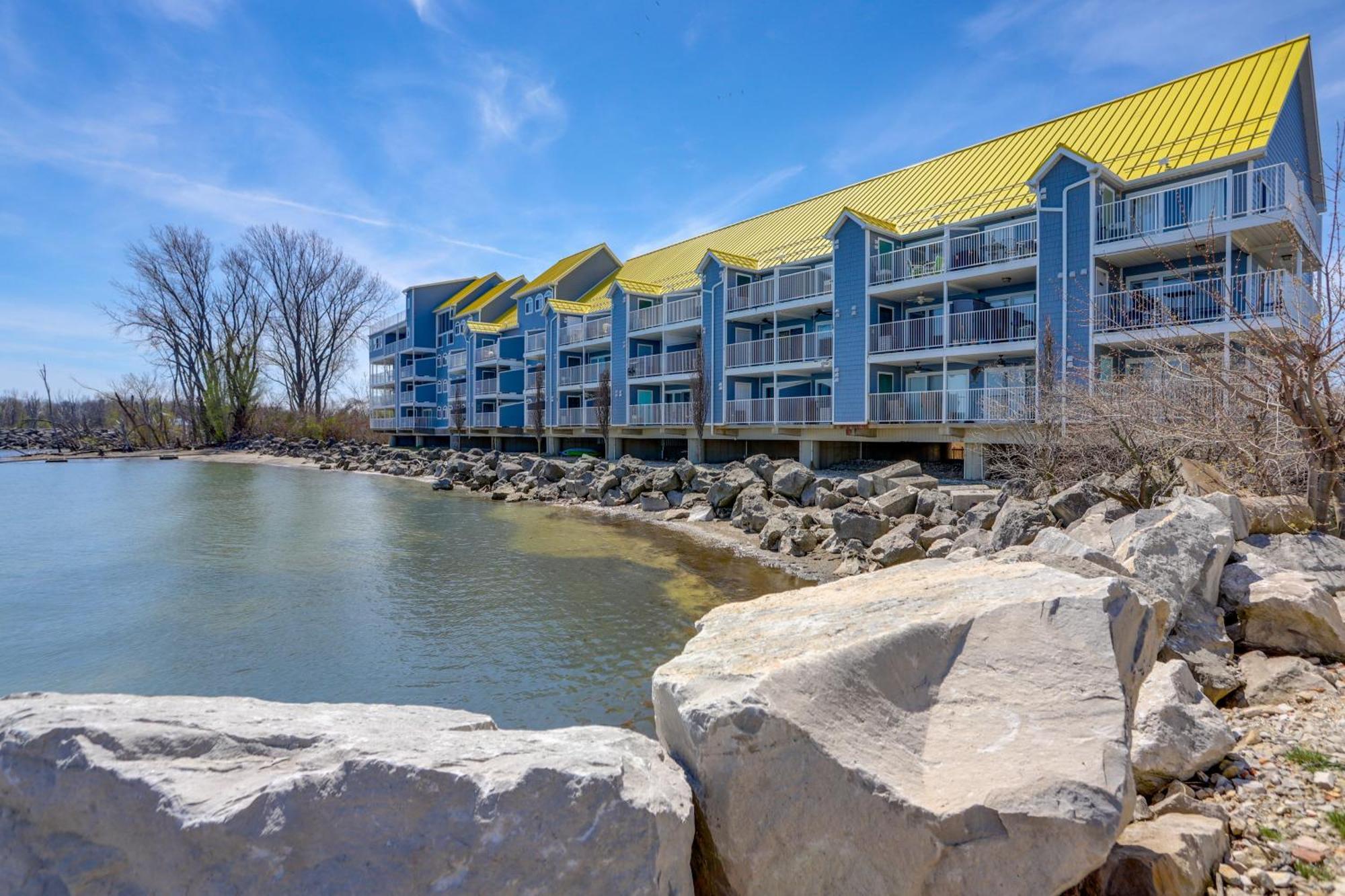 Waterfront Middle Bass Condo With Pool Access! Put-in-Bay Luaran gambar